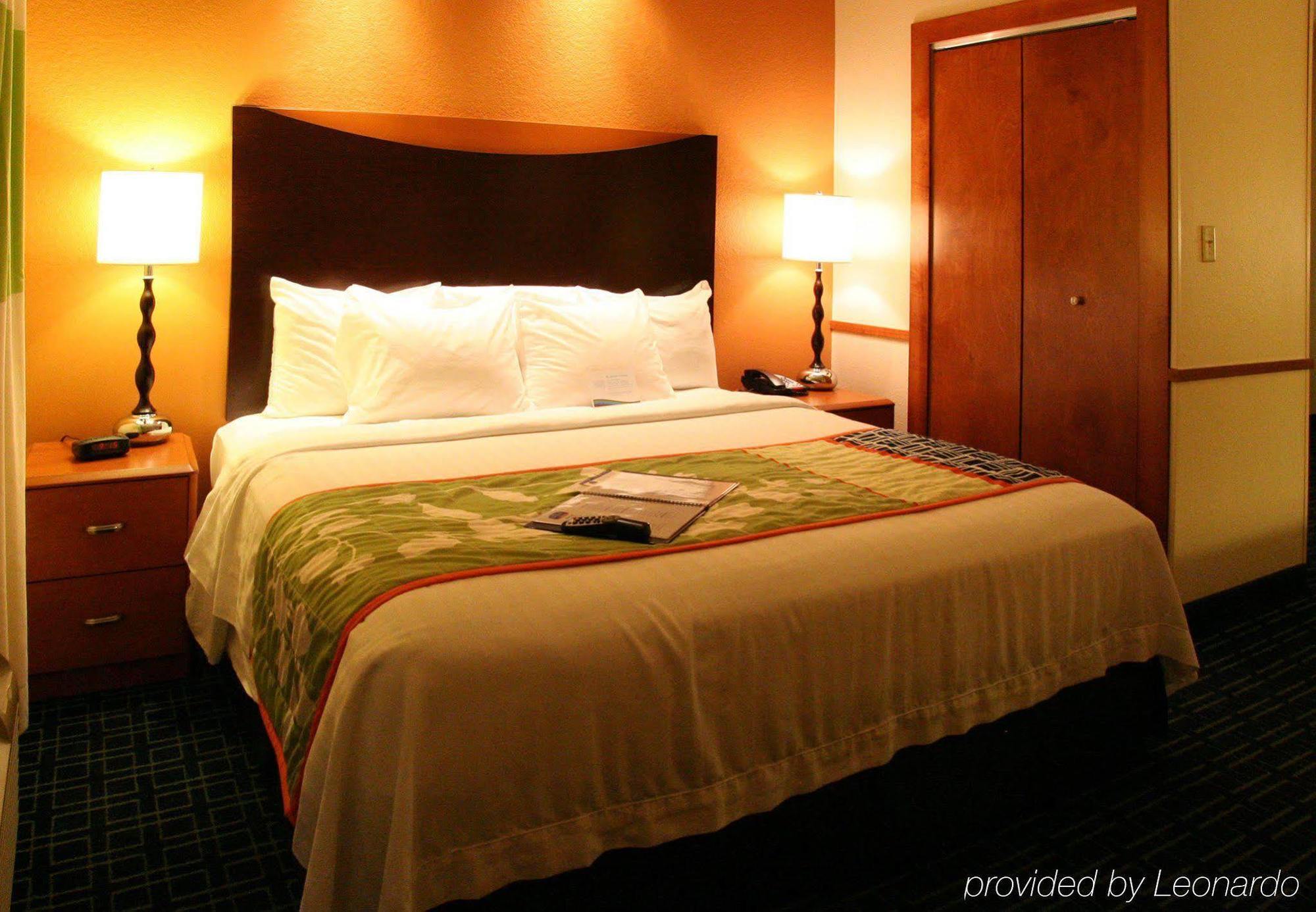 Fairfield Inn & Suites Hilton Head Island Блъфтън Стая снимка